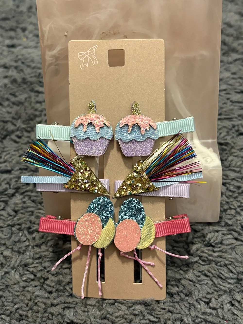 NWT set of 6 party themed hair clips
